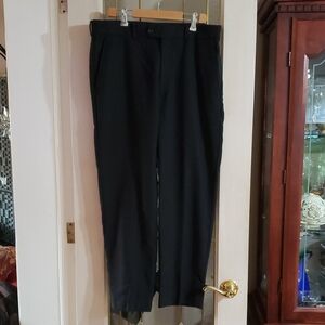 100% Purenew Wool Men's  Dress Pants. Size 34R. Black